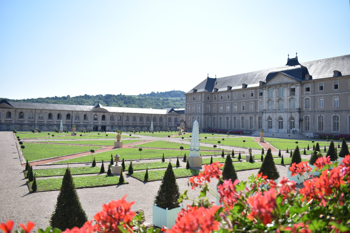 Cour d'honneur de l'abbaye des Prémontrés à Pont-à-Mousson