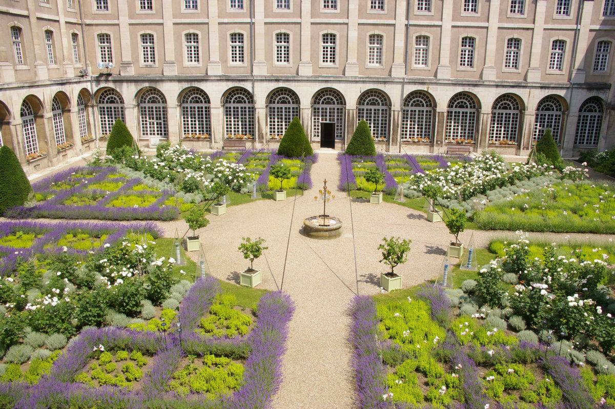 Jardin des senteurs de l'abbaye des Prémontrés à Pont-à-Mousson